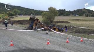 Bărbat de 38 de ani din Bistriţa-Năsăud, strivit de un utilaj de 40 de tone