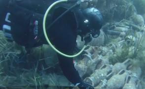 Crama subacvatică în Marea Adriatică. Vinul este pus la păstrat la 20 de metri adâncime