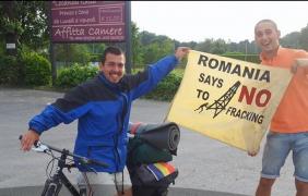 Un bistrițean de 30 de ani, Victor Perdevară, călătorește în toată lumea pe bicicletă