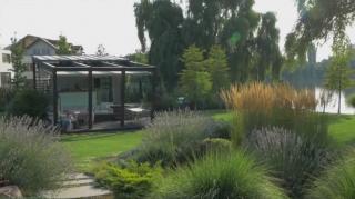 Cum ne îngrijim grădina toamna. Sfaturi de la specialiști