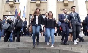 Nou an universitar a început cu studenţi mai puţini şi fără un ministru la Educaţie