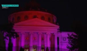 Luna roz împotriva cancerului la sân. Fundaţia Renaşterea aprinde flacăra speranţei