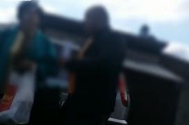 Constructorul blocului ars din Sectorul 5, înregistrat în timp ce negociază ca la piaţă siguranţa a zeci de familii