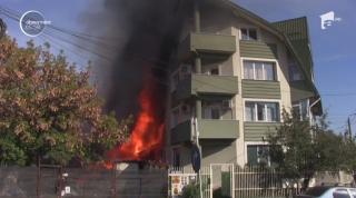 Panică mare în centrul Iaşului. O clădire de birouri cu două etaje si mansardă a ars ca o tortă