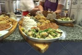 În cherhanalele de pe litoral e vremea zarganului, a stavridului şi a pisicii de mare