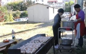 Pulpe de pui la grătar în curtea spitalului din Slatina, după o avarie la țeava de gaz. Pacienții s-au simțit ca la terasă