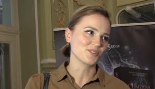 Veronica Roth, autoarea binecunoscute serii "Divergent", a ajuns în România