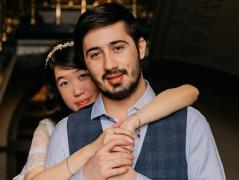 Romeo şi Julieta, în varianta oltenească!  La doi ani după ce a fugit din Singapore cu 40000 dolari, Yap Lay Leng s-a căsătorit cu Ionuț din Vulturești