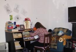 Campania "Vreau să ajut". Alexandra a venit pe lume cu mâinile şi picioarele deformate de mai multe boli