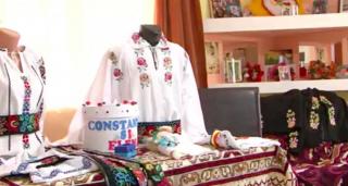 O mureşeancă a renunţat la meseria de brutar pentru a face doar costume populare pe comandă