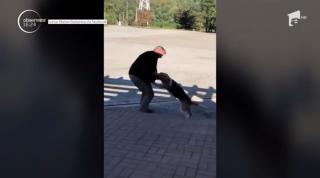Povestea unei revederi emoţionante. Câine redat stăpânului, după ce omul a făcut un accident pe Valea Oltului