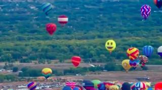 Spectacol cu baloane cu aer cald, pe cerul din New Mexico