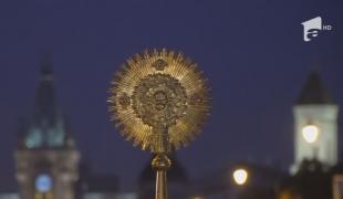 Mii de pelerini la coadă la moaştele Sfintei Parascheva şi ale Sfintei Muceniţe Ecaterina