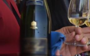 Festival cu șampania preferată a lui Winston Churchill, vinuri și mâncare delicioasă, la Palatul Parlamentului