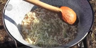 Sărbătoare cu mâncare de varză, în Harghita