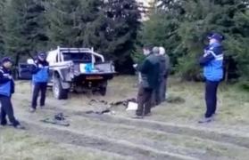 Braconieri care au împușcat o capră neagră, prinși în Parâng