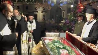 Ceremonie impersionantă la Iaşi! Zeci de mii de credincioşi au urmat Calea Sfinţilor