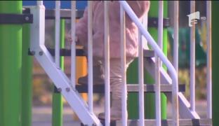 Fetiță de 2 ani, abandonată de mamă, a fost lăsată singură în Spitalul din Câmpina de către asistenta maternală