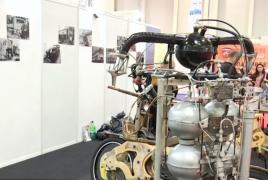 Rucsacul zburător al lui Justin Capra, expus în cadrul Expoziţiei de Invenţii Româneşti - Autovehiculele Viitorului