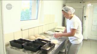 O familie din Târgu Mureş şi-a investit toate economiile într-o brutărie bio. Acum nu mai face faţă comenzilor