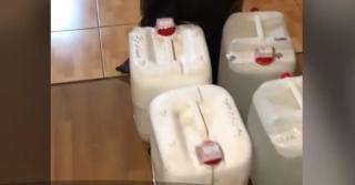 E alertă printre fumători! Zeci de litri de nicotină pură, extrem de toxică, ar fi putut ajunge în ţigările electronice