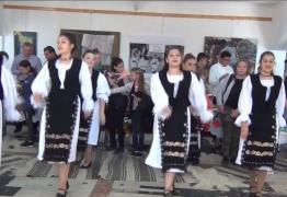 Într-un decor de toamnă blândă, maramureşenii s-au adunat în Cavnic să se pregătească de postul Crăciunului