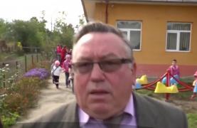 Un învăţător din Botoșani ar fi strâns de gât un elev până l-a lăsat fără aer. Acum un an îl învinețise pe altul