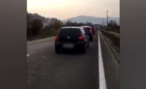 O suceveancă a primit o lecţie de bun-simţ, cu forţa, de la un tânăr. Întregul moment a fost filmat şi a ajuns viral (Video)