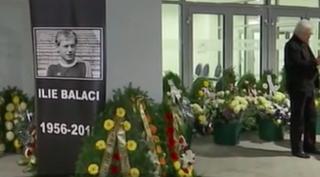 Sicriul cu trupul neînsufleţit al lui Ilie Balaci a fost dus pe stadionul Ion Oblemenco