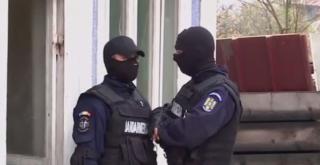Percheziții de amploare în două comunităţi de romi din judeţul Iaşi
