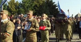 În aplauzele a mii de oameni, Ilie Balaci a fost înmormântat alături de tatăl său