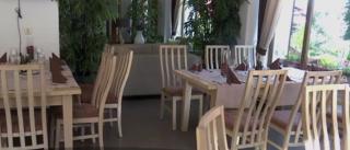 Hotelierii de pe litoralul românesc au pregătit deja ofertele de sărbători. Cât cost un pachet la un hotel de patru stele