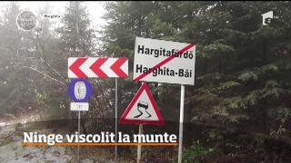 La munte s-a instalat iarna! Zăpada are deja câţiva centimetri pe Transfăgărăşan, intervin drumarii