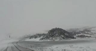 Vremea rece a făcut victime în România şi a provocat haos în trafic