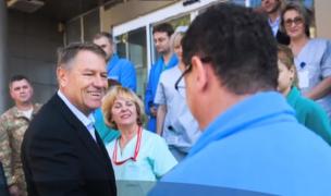 Klaus Iohannis s-a operat pentru a doua oară în ultimii doi ani. S-a internat în secret, imediat după ceremonia de Ziua Armatei