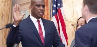 Dereck Hogan, noul ambasador SUA la Chişinău, vorbește perfect limba română! (Video)