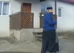Un stareț a schimbat chilia pe o celulă la Poarta Albă, după ce a condus de patru ori fără permis