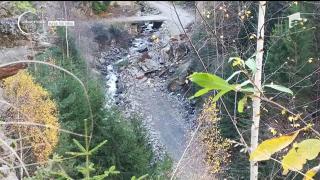 Acţiune spectaculoasă în Sibiu. Stânci detonate pentru degajarea drumului!