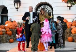 La Casa Albă, Halloween-ul a fost sărbătorit în avans. Sute de copii din familii de militari au primit dulciuri chiar de la Donald Trump