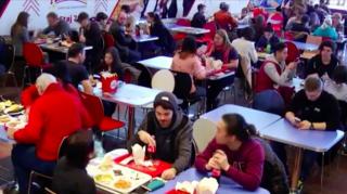 Covrigii, hamburgerii sau pizza pot dezvolta depresii, spun specialiştii