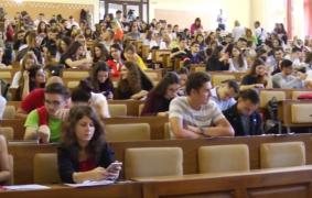 Black Friday, lecţie de economie în universităţi. Studenții de la ASE au învățat cum să evite falsele reduceri