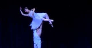 Pentru prima dată, balerinii Teatrului Bolshoi din Moscova au dansat pe o scenă, în ţara noastră