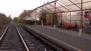 Călătoria cu trenul spre Aeroportul Otopeni se termină în mijlocul câmpului