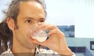 Primul degustător de lapte din lume a ajuns la Bucureşti