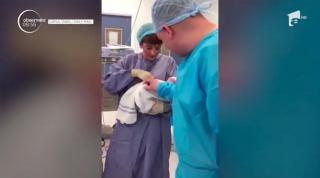 O tânără din Marea Britanie a fost cerută în căsătorie, chiar după ce a născut