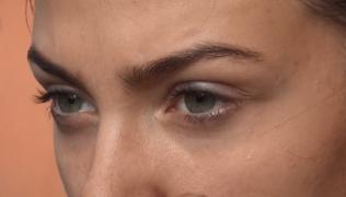 Mama elevei bătute de 2 adolescente în Năsăud a murit anul trecut de cancer. Fata e crescută de nași