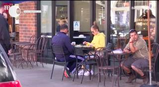 Jennifer Lopez şi Alex Rodriguez au ieşit la o cafenea în văzul tuturor
