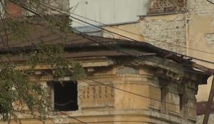 Mii de case fără proprietar zac abandonate în București