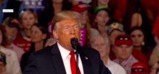 Un duel între Donald Trump şi Barack Obama va decide soarta Statelor Unite. Fostul şi actualul preşedinte s-au insultat şi s-au acuzat reciproc