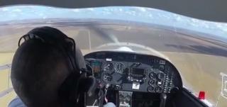 Tot mai mulţi tineri români vor să devină piloţi de avioane uşoare. Cursurile Şcolii de la Tuzla, peste 8.000 de euro